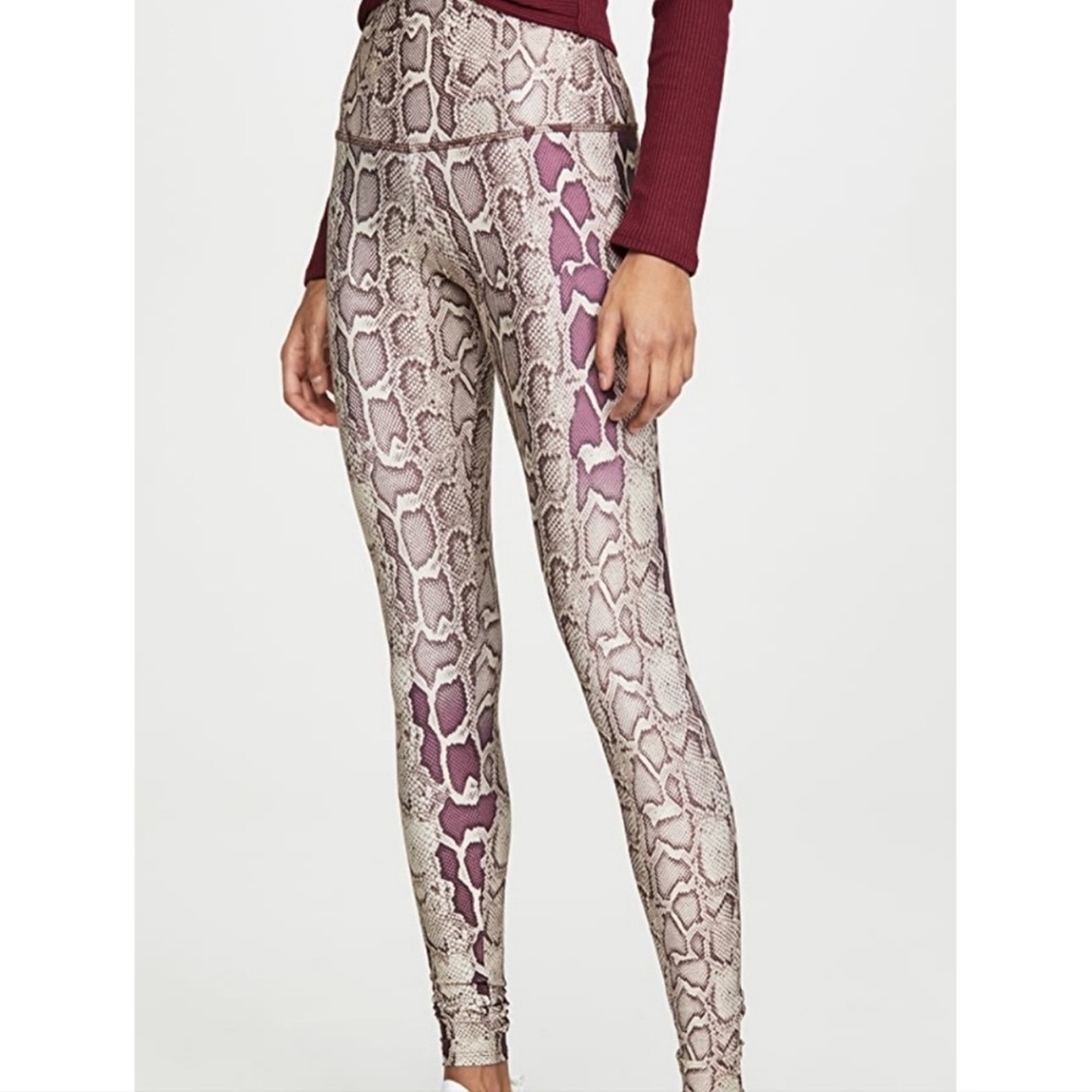 Onzie snake print leggings